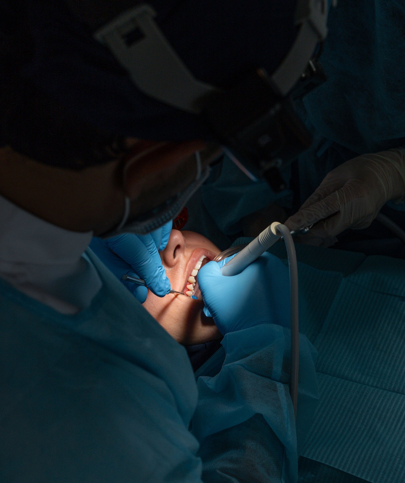 Clinical imagery of a full mouth rehabilitation case